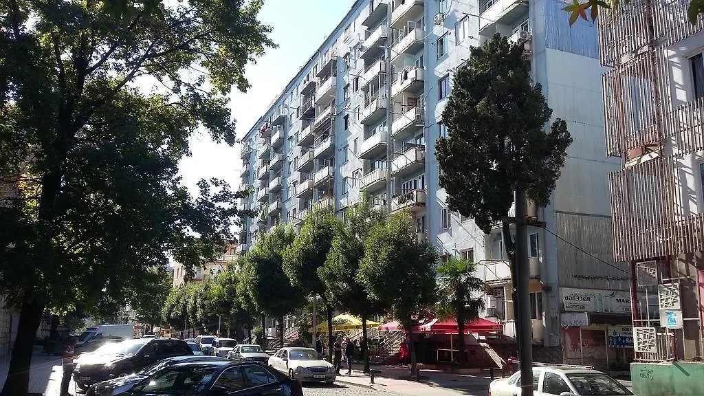 Lika'S Apartment Батуми